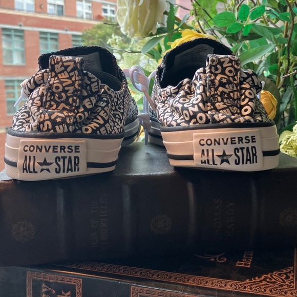 Converse Shoreline Black and White Script - Size 9 - Picture 6 of 8